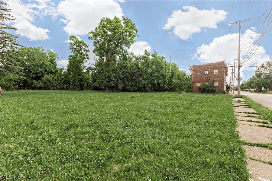 3741 E 143rd Street, Cleveland, OH 44120 - #3