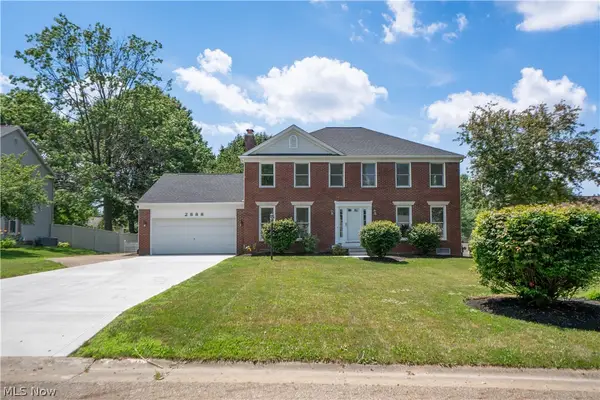 2888 Saint Albans Nw Circle, North Canton, OH 44720