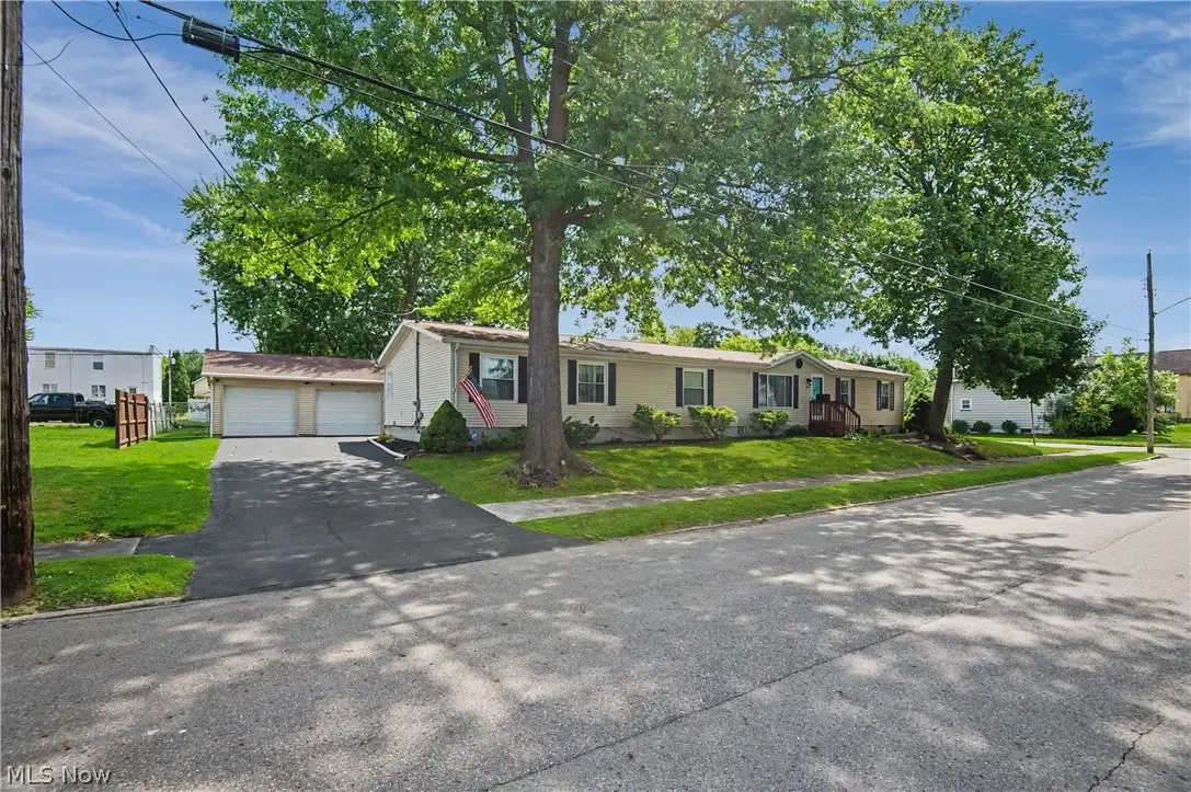 209 Cherry Avenue, Niles, OH 44446 - #1