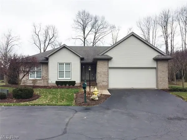 17 Masters Ne Court, Warren, OH 44484