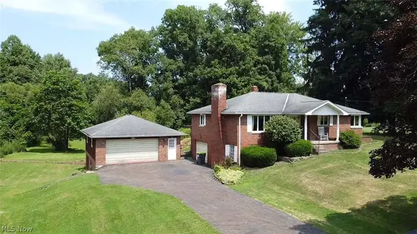 16351 Bowman Ne Street, Homeworth, OH 44634