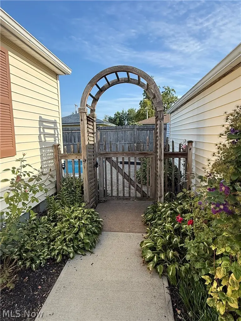 1326 W 29th Street, Lorain, OH 44052 - #2