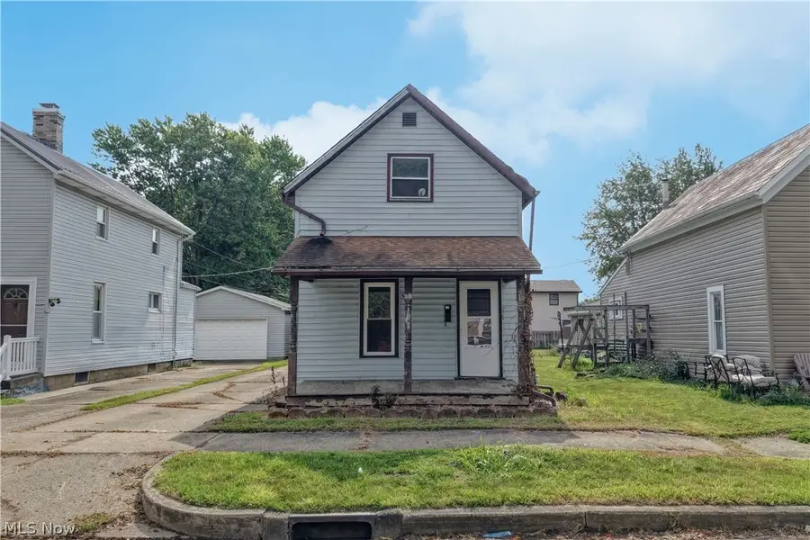 411 5th Nw Street, New Philadelphia, OH 44663 - #2