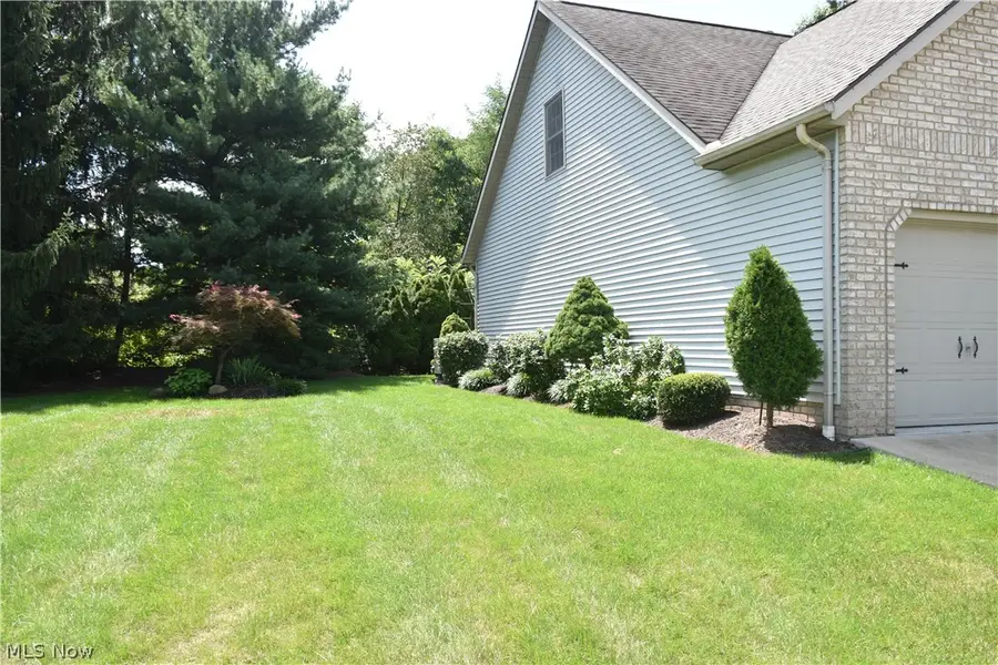 7070 NW Bentley Nw Street, Massillon, OH 44646 - #2
