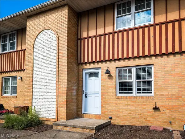 290 Lincoln Sw Street, Hartville, OH 44632