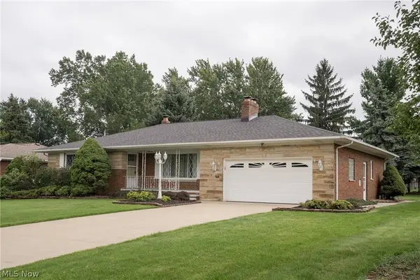 320 Justo Lane, Seven Hills, OH 44131