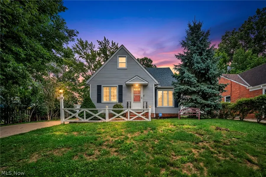 1369 Cranover Road, Lyndhurst, OH 44124 - #2