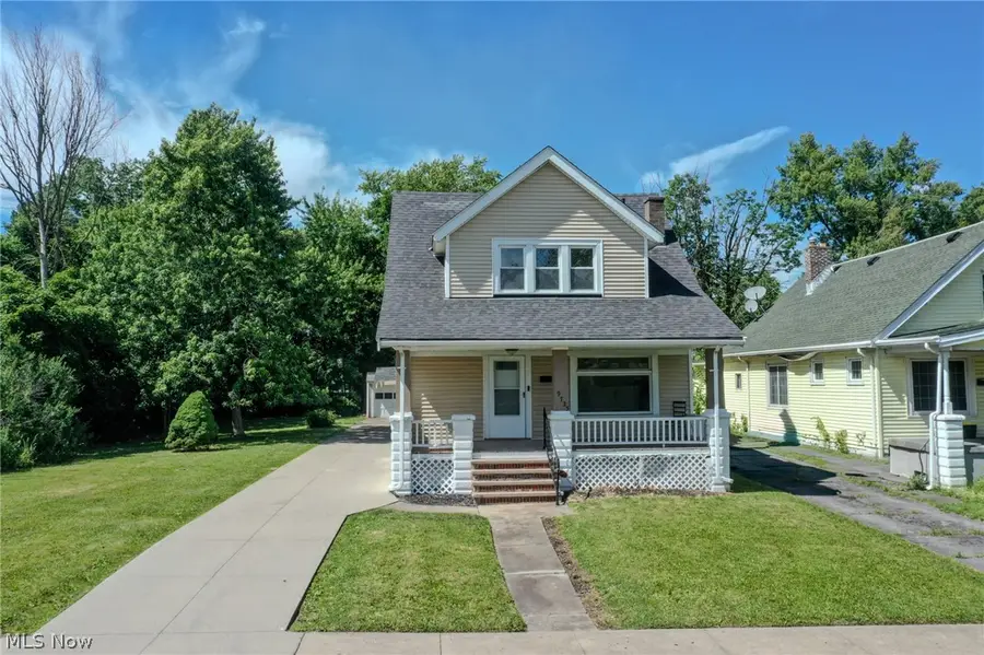 9725 Parkview Avenue, Garfield Heights, OH 44125 - #2
