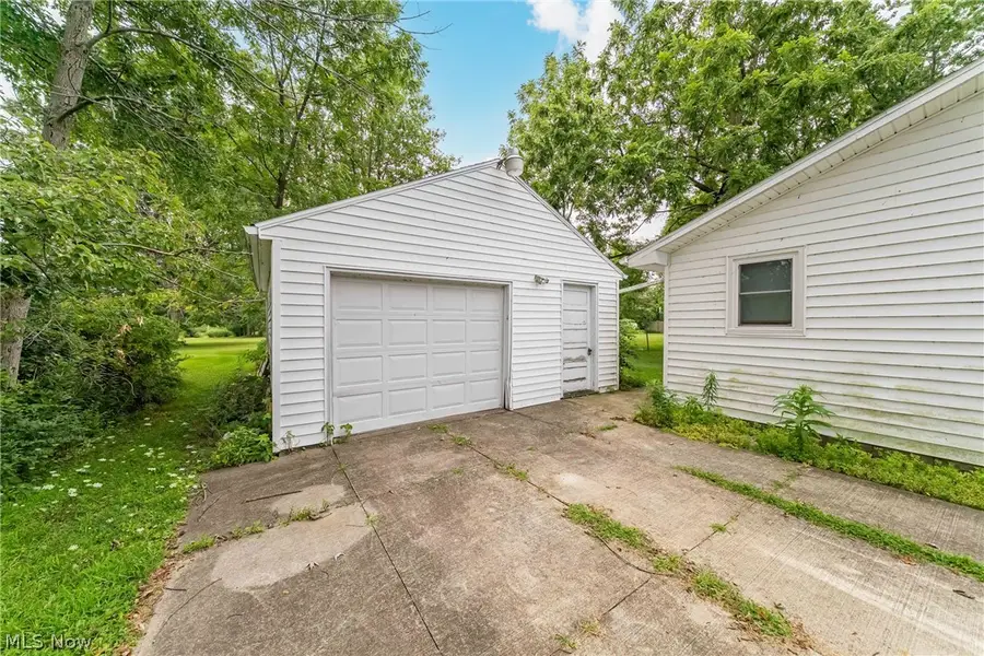 649 Sheffield Road, Sheffield Lake, OH 44054 - #3
