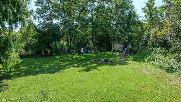 3237 State Route 82 Highway, Mantua, OH 44255
