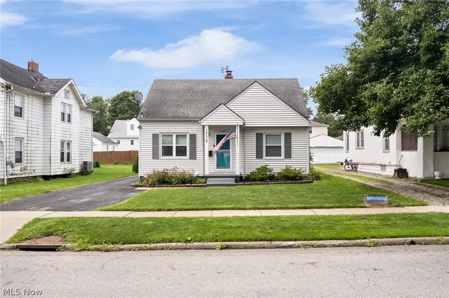 1556 Campbell Street, Cuyahoga Falls, OH 44223 - #3