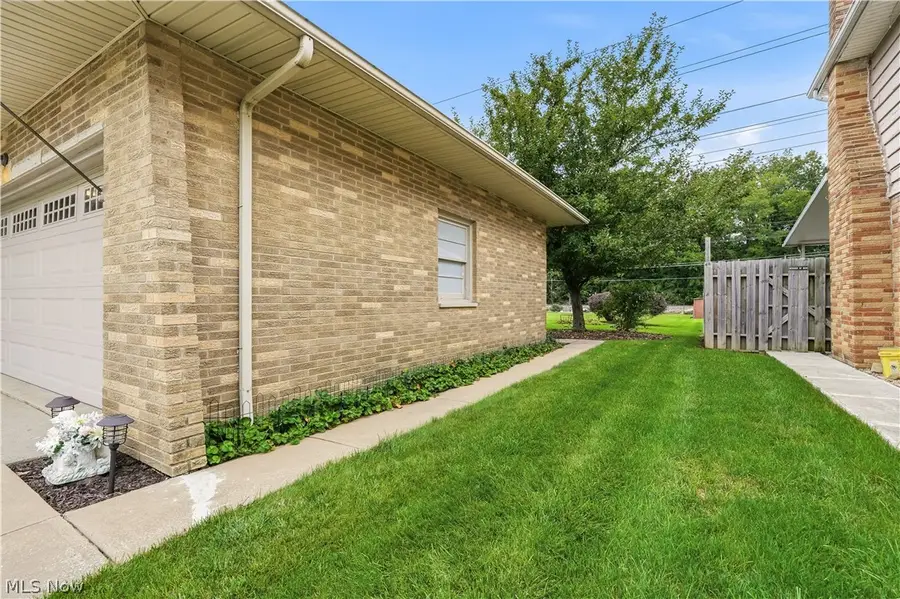7068 Middlebrook Boulevard, Middleburg Heights, OH 44130 - #3