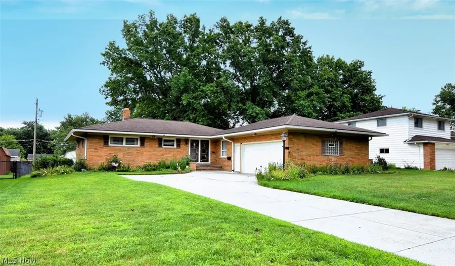 5669 Beacon Hill Drive, Seven Hills, OH 44131 - #2