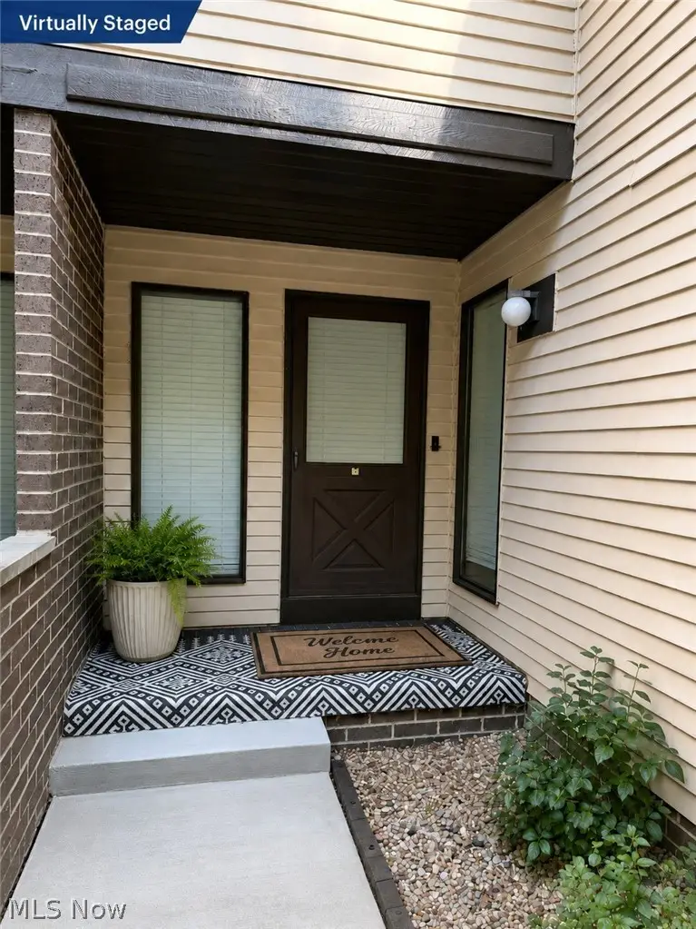 569 Bartow Lane, Richmond Heights, OH 44143 - #2