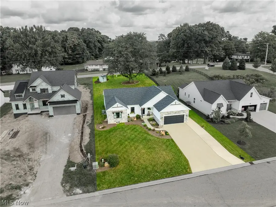 5705 Shadow Ridge Nw Circle, North Canton, OH 44720 - #2