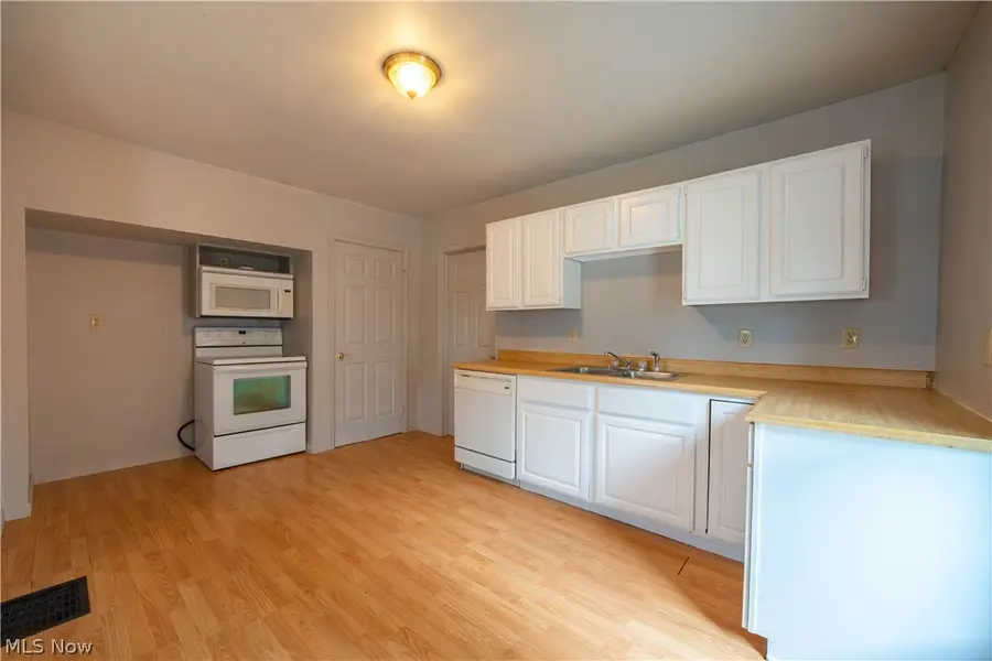 126 Willis Avenue, Jefferson, OH 44047 - #3