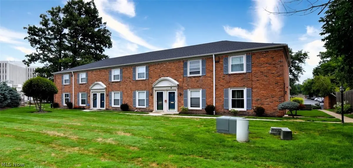5700 York Drive, Lyndhurst, OH 44124 - #1
