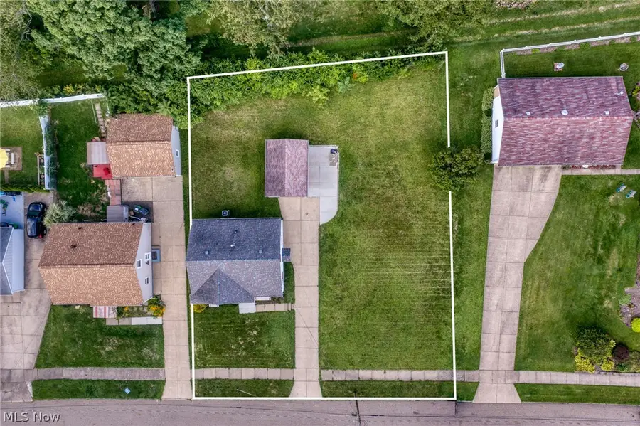 44 15th Nw Street, Massillon, OH 44647 - #3