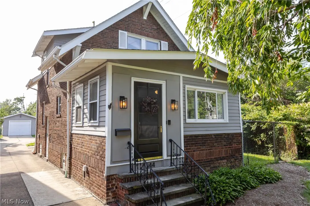 1344 Manor Park Avenue, Lakewood, OH 44107 - #1