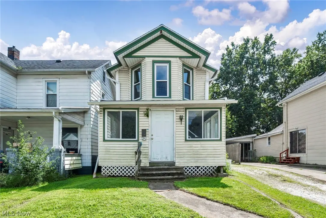 54 Brown Street, Barberton, OH 44203 - #1