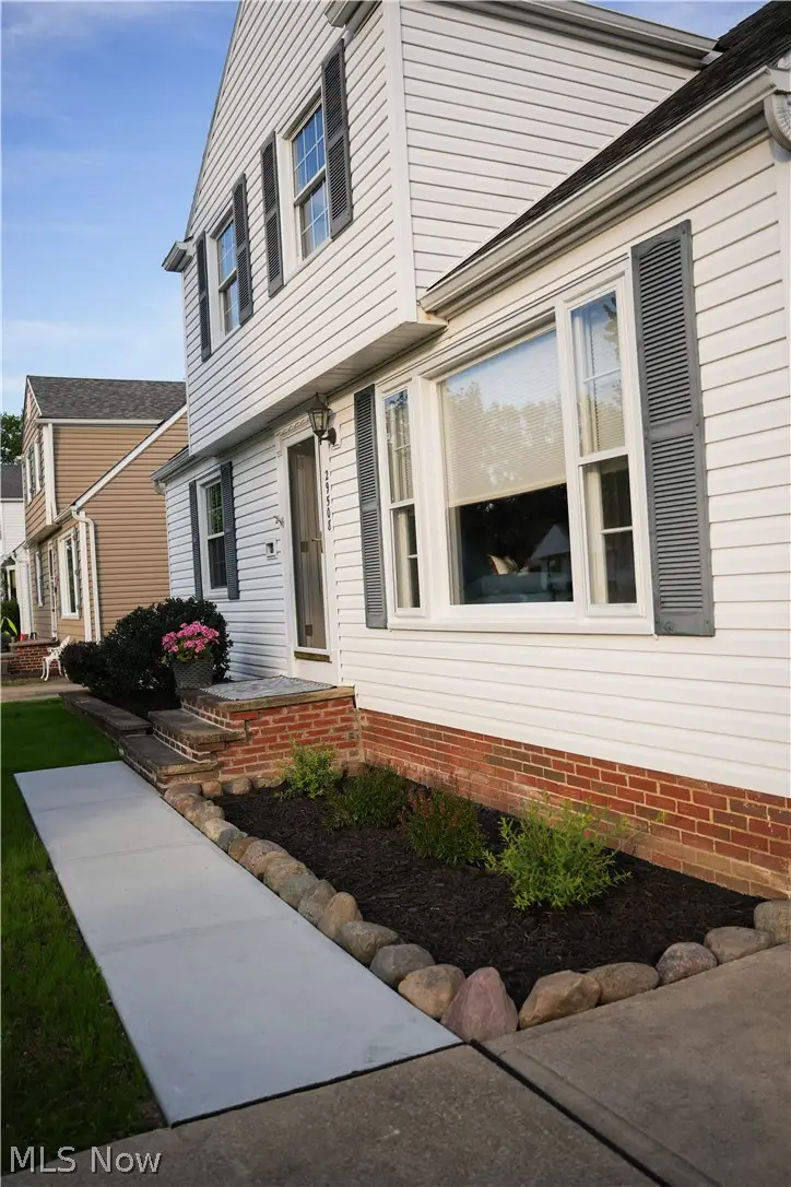 29508 Woodway Drive, Wickliffe, OH 44092 - #2