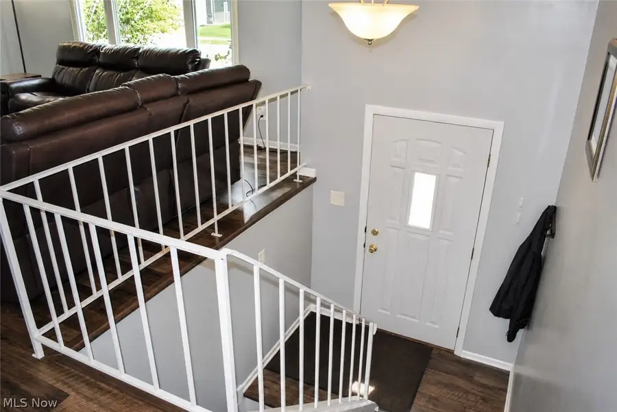 8920 Lakeview Circle, Parma, OH 44129 - #3
