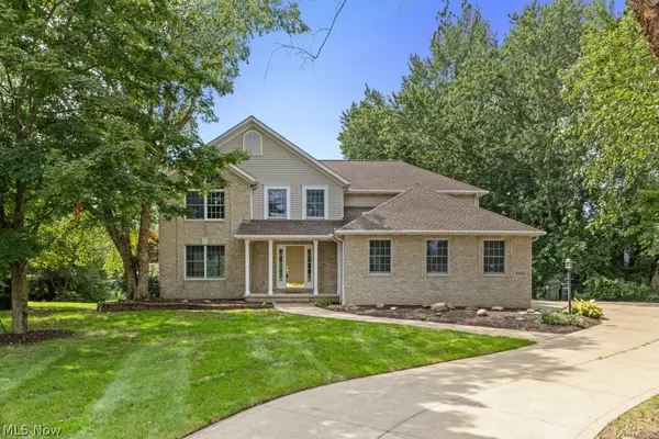 6962 Mapleridge Nw Circle, Canton, OH 44718