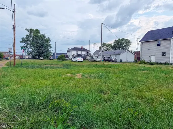 801 Backert Sw Court, Canton, OH 44707