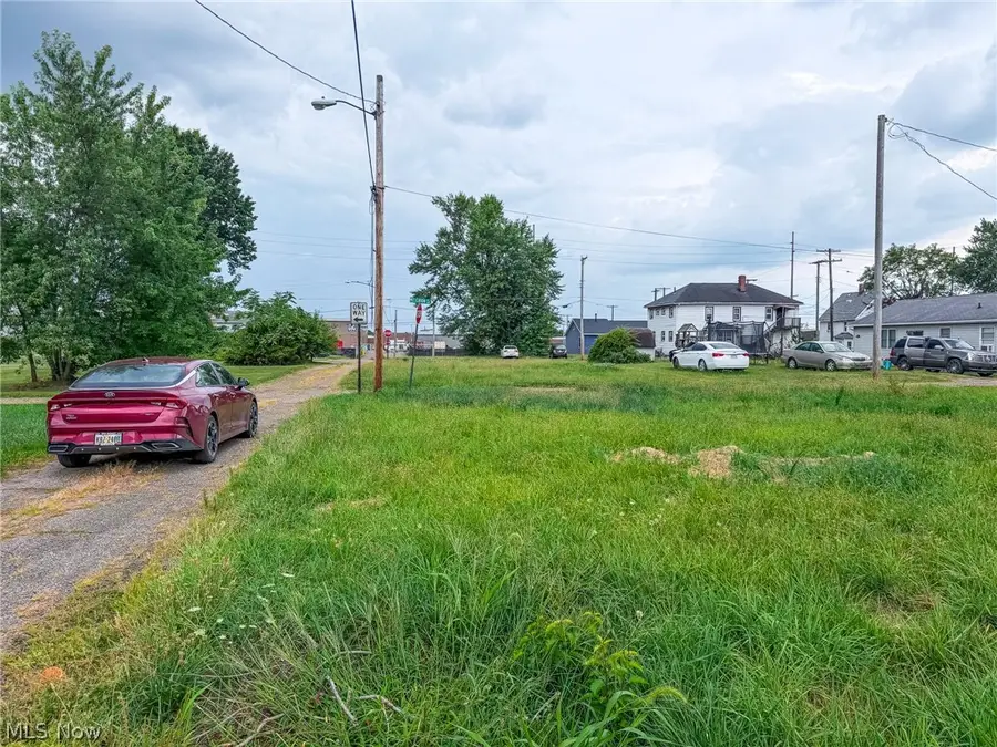 801 Backert Sw Court, Canton, OH 44707 - #3