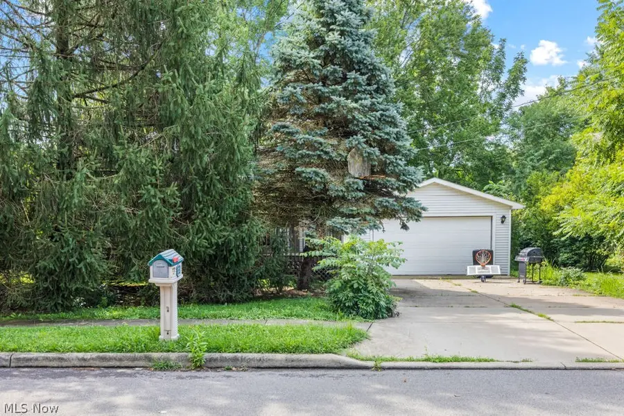 86 E Market Street, Seville, OH 44273 - #2