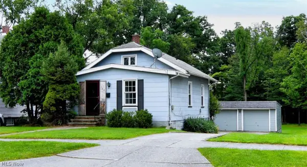 120 W Glendale Street, Bedford, OH 44146