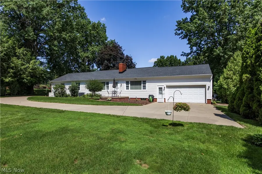 690 N Azalea Boulevard, Barberton, OH 44203 - #3