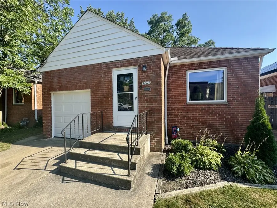 5207 Redfern Road, Parma, OH 44134 - #2