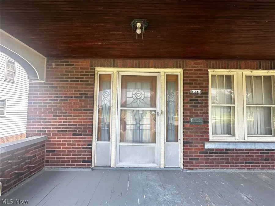 3223 Grove Avenue, Lorain, OH 44055 - #3