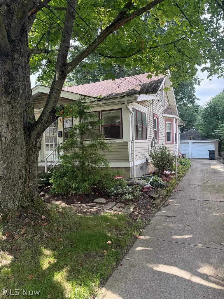 416 N Lyman Street, Wadsworth, OH 44281 - #3