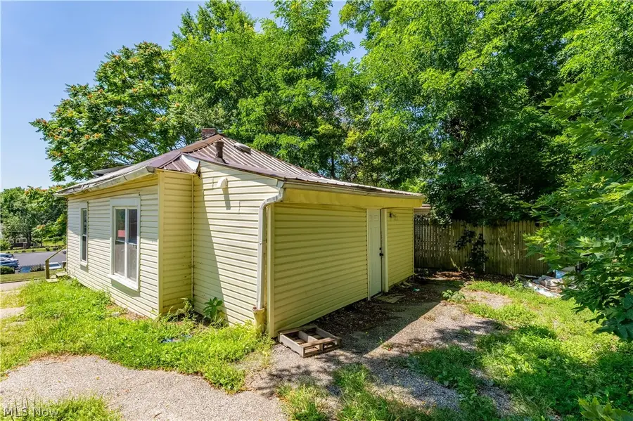 161 Fernwood Avenue, Barberton, OH 44203 - #3