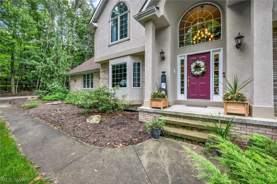 9198 Regency Woods Drive, Kirtland, OH 44094 - #2