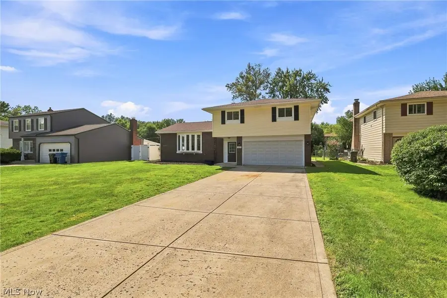 6126 Park Ridge Drive, North Olmsted, OH 44070 - #2