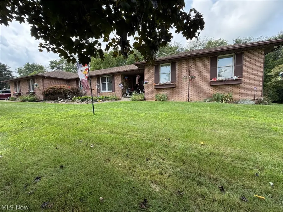 3585 Clermont Nw Street, North Lawrence, OH 44666 - #3