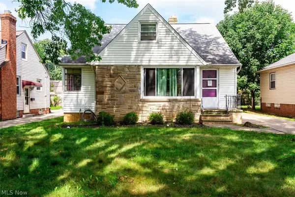 10252 Greenheath Drive, Parma Heights, OH 44130