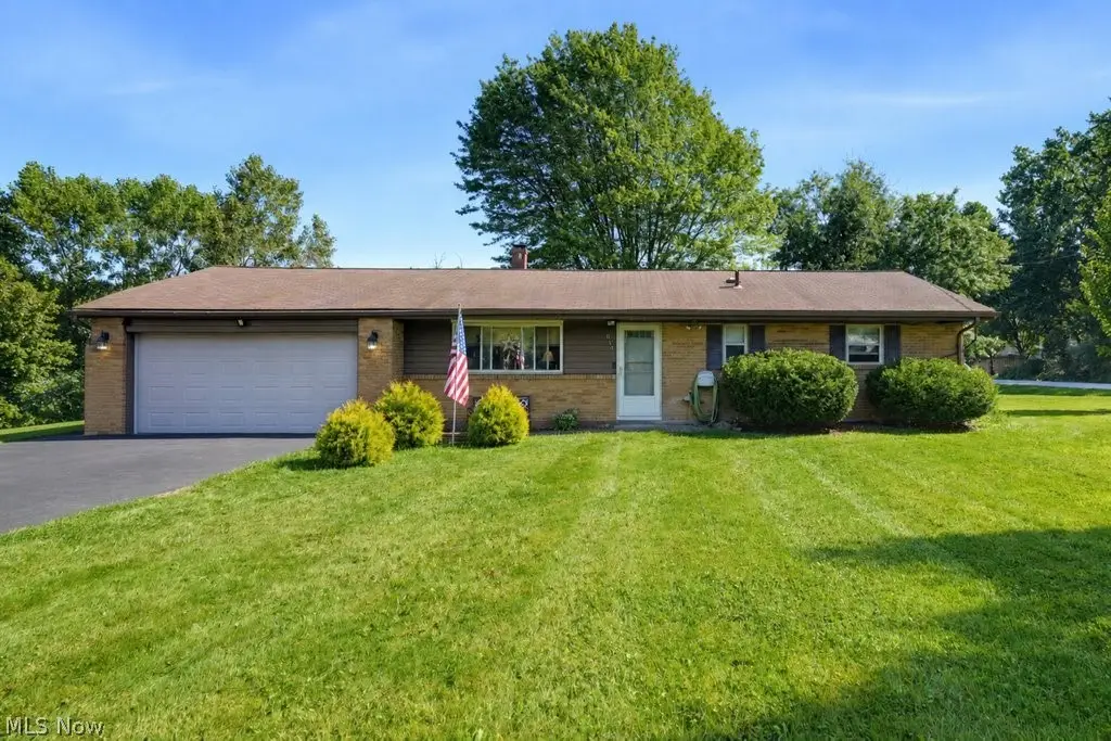 819 Navajo Trail, Macedonia, OH 44056 - #1