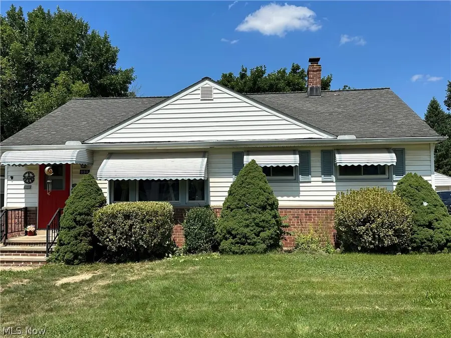 9513 Alexander Road, Garfield Heights, OH 44125 - #2