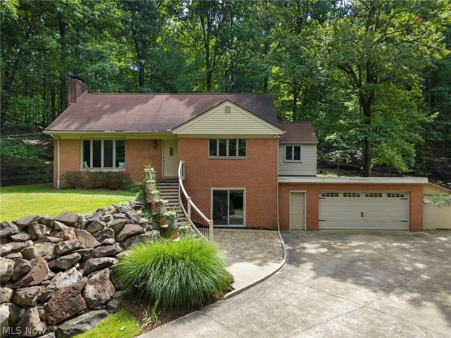 2675 W Ridgewood Drive, Parma, OH 44134 - #2
