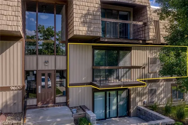 9600 Cove Drive #B6, North Royalton, OH 44133