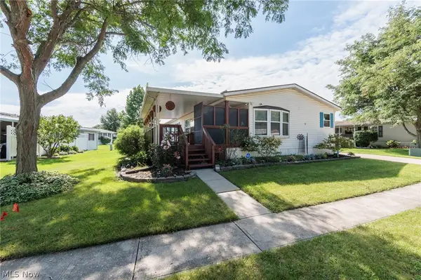 78 Periwinkle Drive, Olmsted Twp, OH 44138