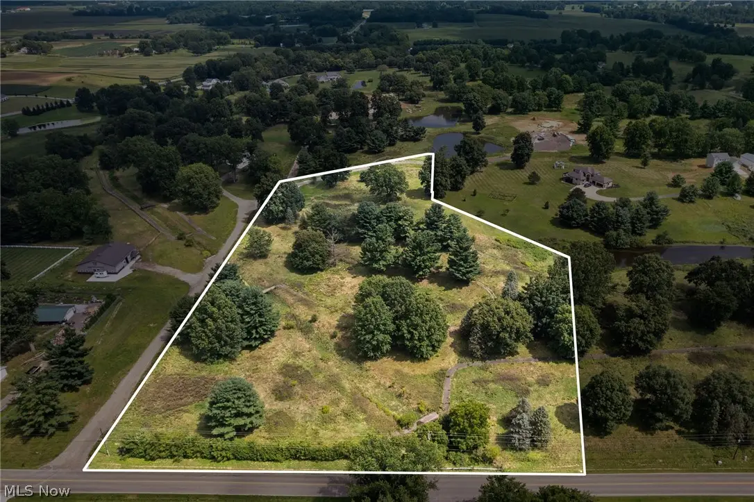 V/L William Penn Ne Avenue, Hartville, OH 44632 - #1