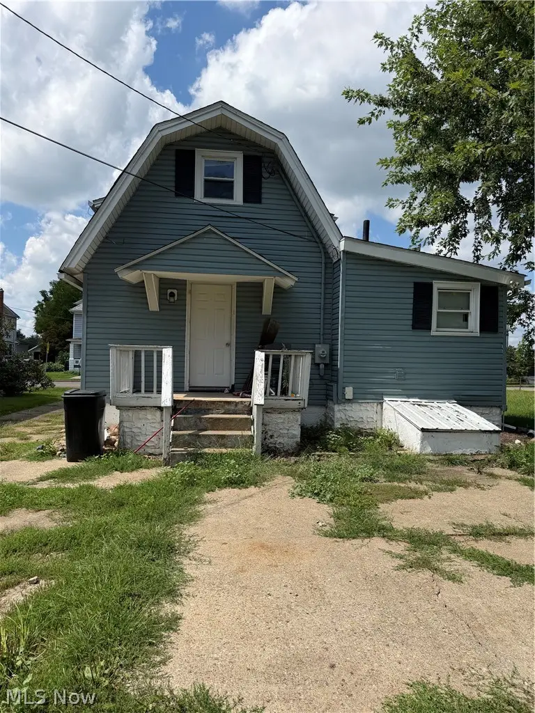 427 4th Nw Street, New Philadelphia, OH 44663 - #3