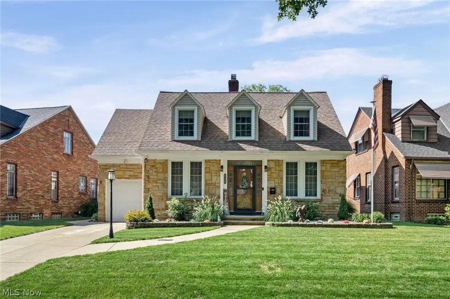 6110 Brookside Drive, Cleveland, OH 44144 - #2