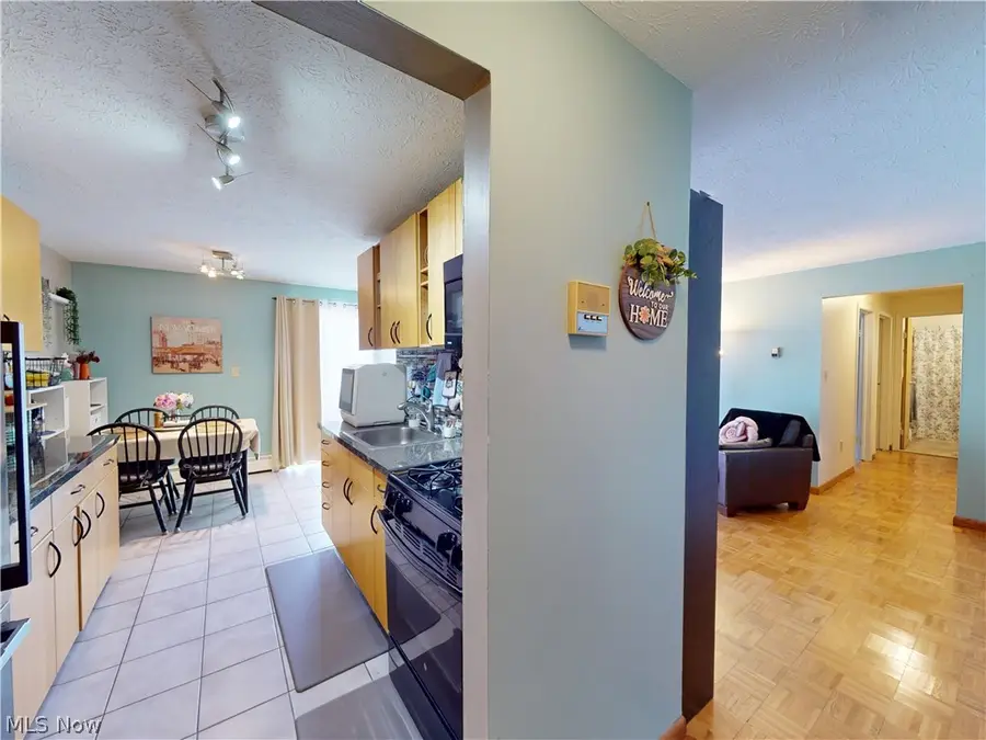 1390 Golden Gate Boulevard #E204, Mayfield Heights, OH 44124 - #2