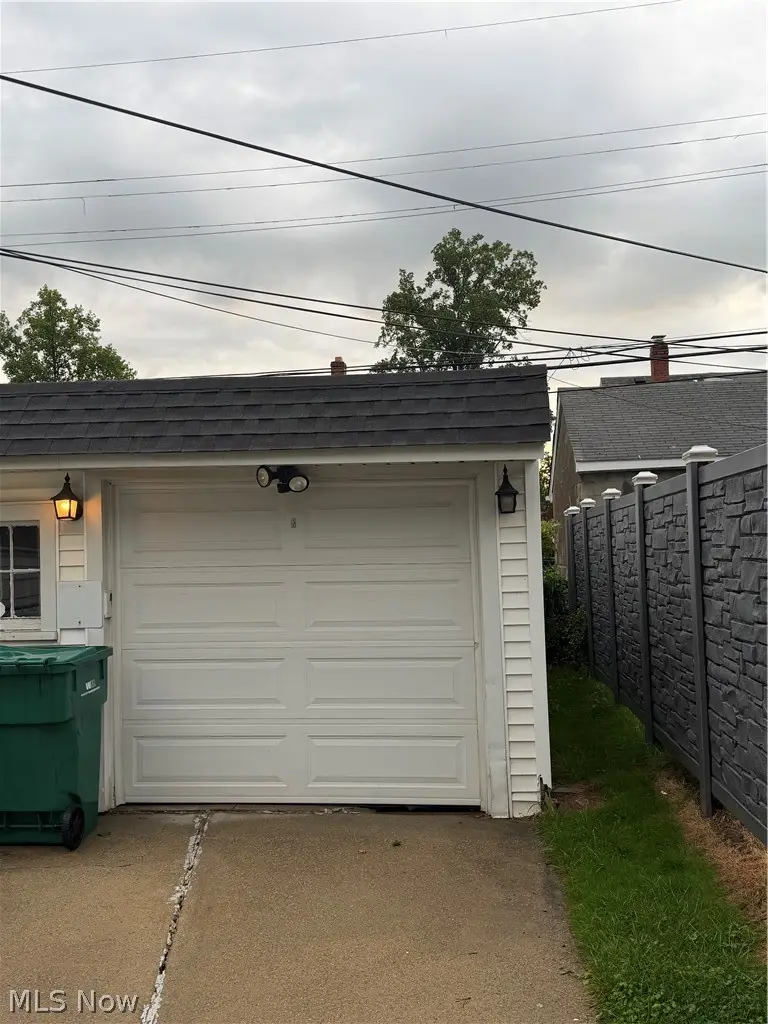 5530 Oakwood Avenue, Maple Heights, OH 44137 - #3